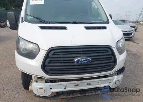 2016 Ford Transit z USA, uszkodzony, nr VIN 1FTYE1ZG1GKB07227